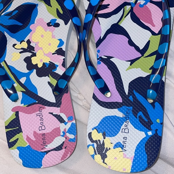 Vera Bradley - size medium 7-8 - flip flops . NWOT - Picture 9 of 12